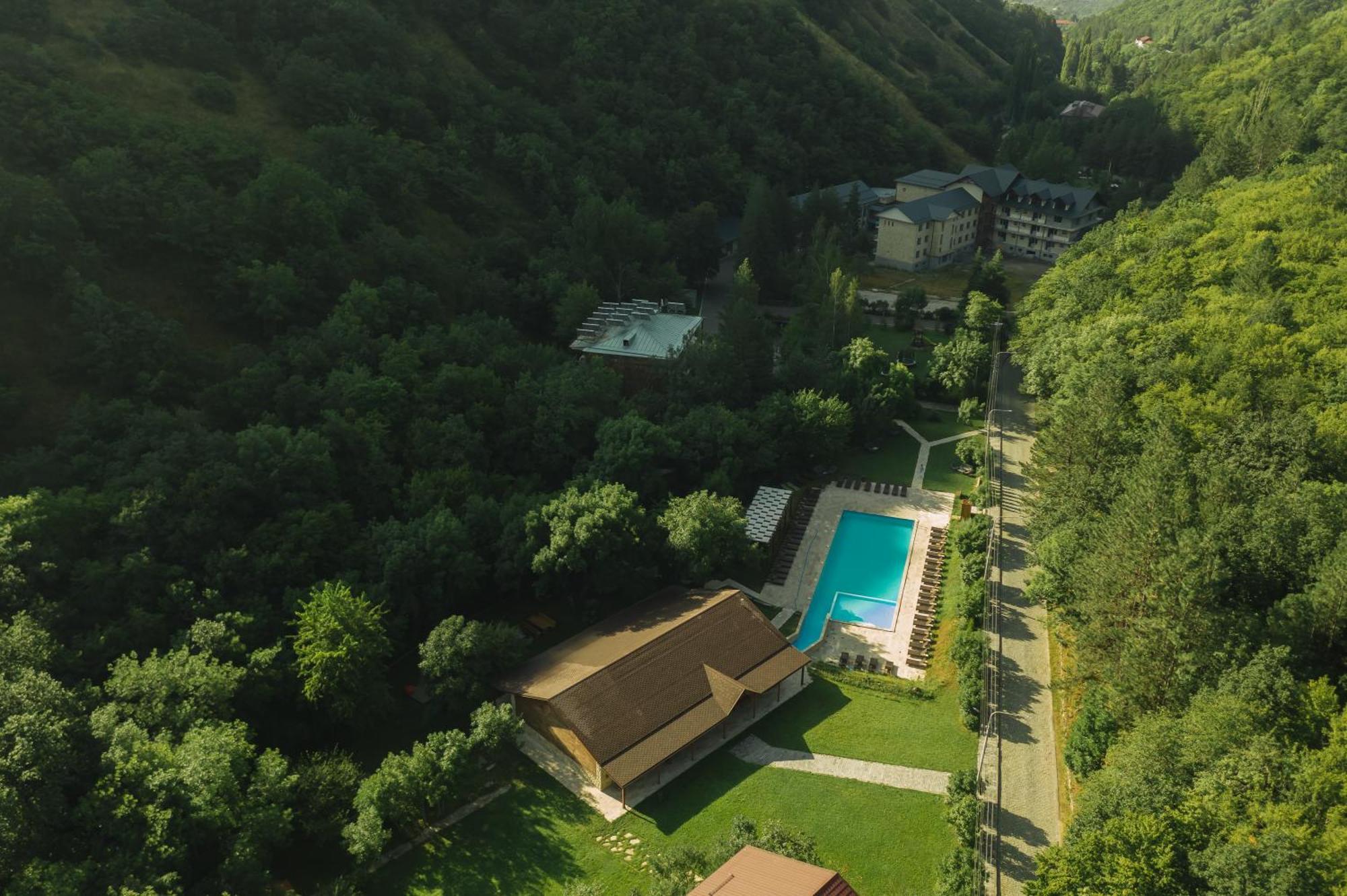 Apricot Aghveran Resort Екстер'єр фото