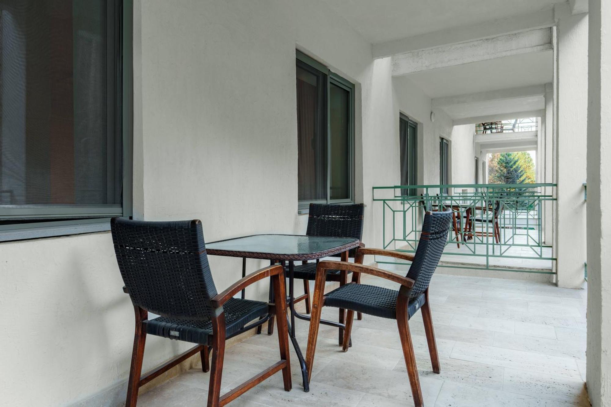 Apricot Aghveran Resort Екстер'єр фото