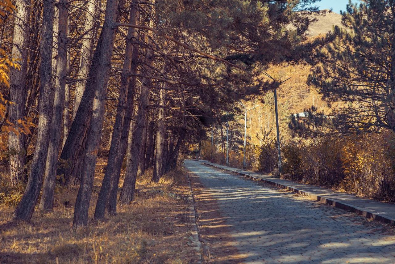 Apricot Aghveran Resort Екстер'єр фото